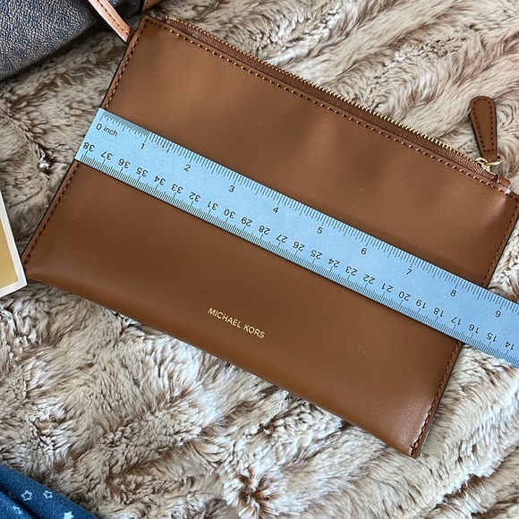 Michael Kors leather tote - Picture 14 of 15